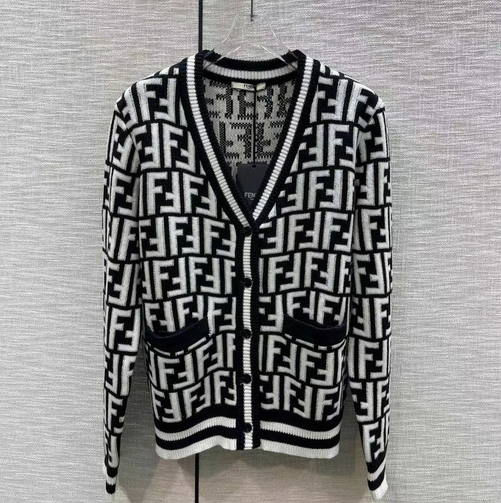 【FENDI】シルク100%　FFロゴ　カーディガン Fendi | Sweaters | Fendi Ff Motif Vneck Cardigan | Poshmark